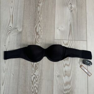 BRAND NEW Skims strapless bra 34 B